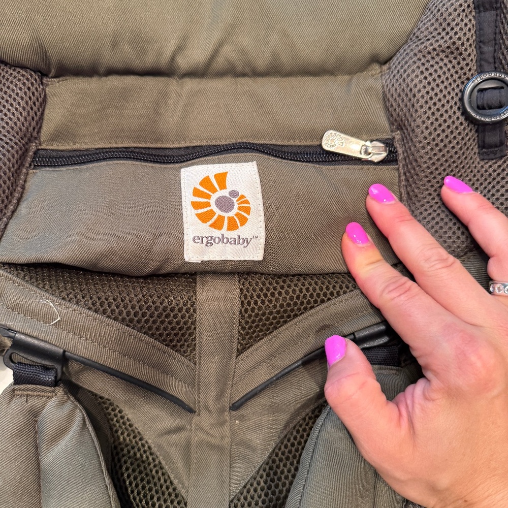 Ergobaby Omni 360 green